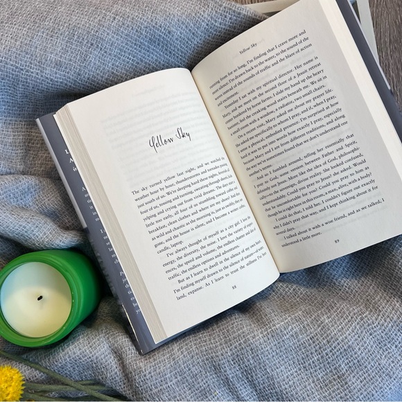 📚 2/$21 Books!! 📚 Present over Perfect ~by Shauna Niequist - Picture 4 of 8